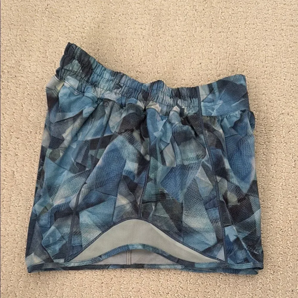 Lululemon Hotty Hot Low- Rise Lined Short Multi Blue Size 4 / 4
